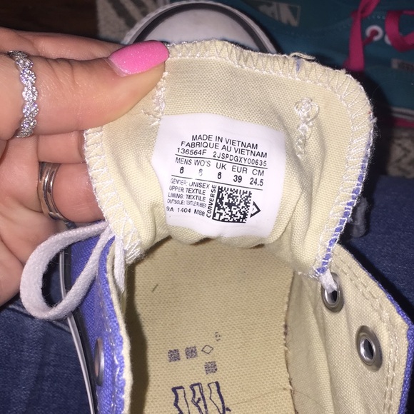 Converse - Picture 4 of 4